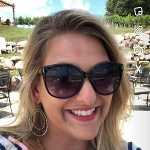 Meet your Posher, Carrie